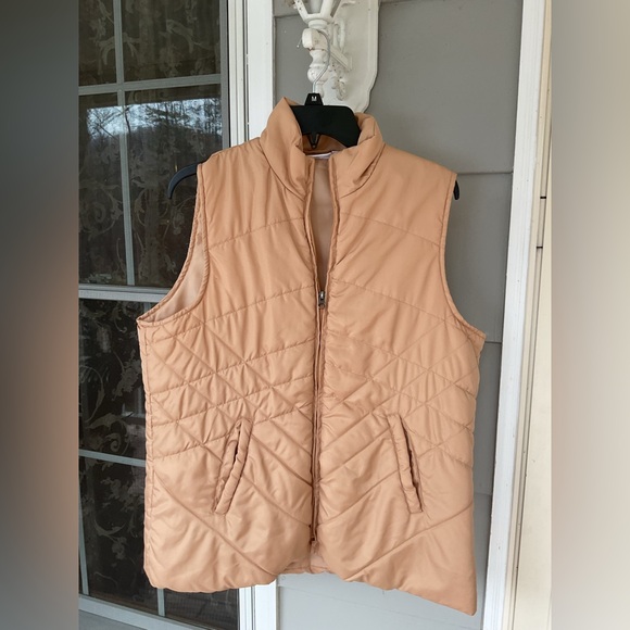 Women’s Kim Rogers tan puffer Vest size Large top zip excellent condition - Picture 3 of 13